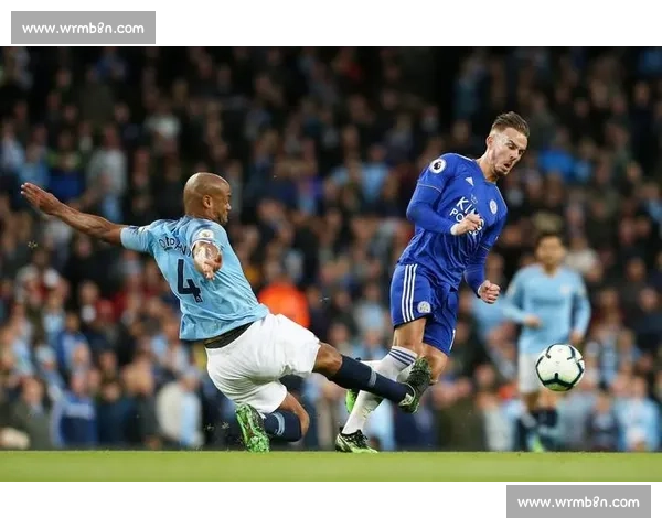 今晚足球赛事全程直播 精彩对决不容错过 现场分析与实时比分更新