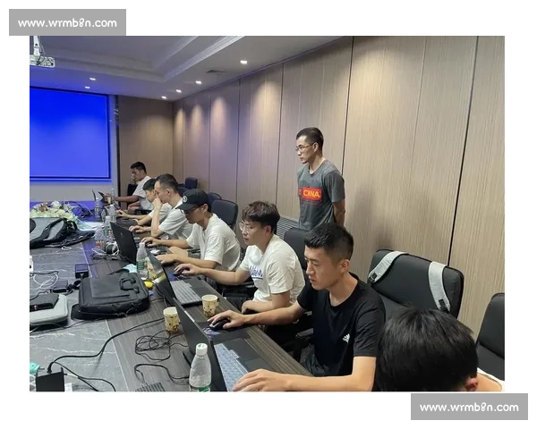 小科里钦科精彩表现领衔新一轮比赛 大胆战术与团队合作助力胜利 小科里钦科精彩表现领衔新一轮比赛 大胆战术与团队合作助力胜利