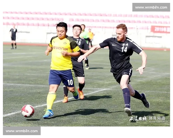 昨晚足球比赛精彩纷呈 球队激烈对抗最终决胜负 昨晚足球比赛精彩纷呈 球队激烈对抗最终决胜负